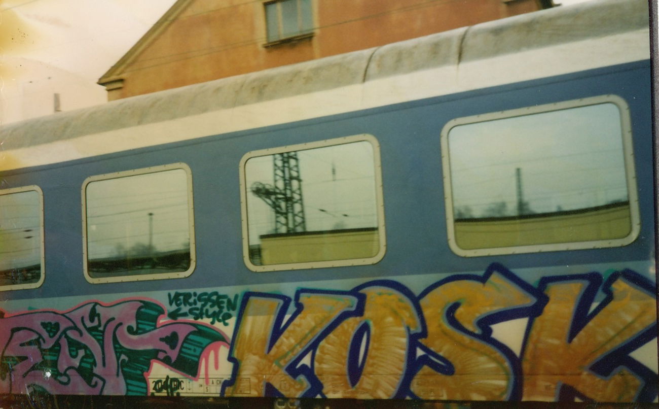 Graffiti Train - Photo by suburban - DEMA, KOSK, CAM (1996)