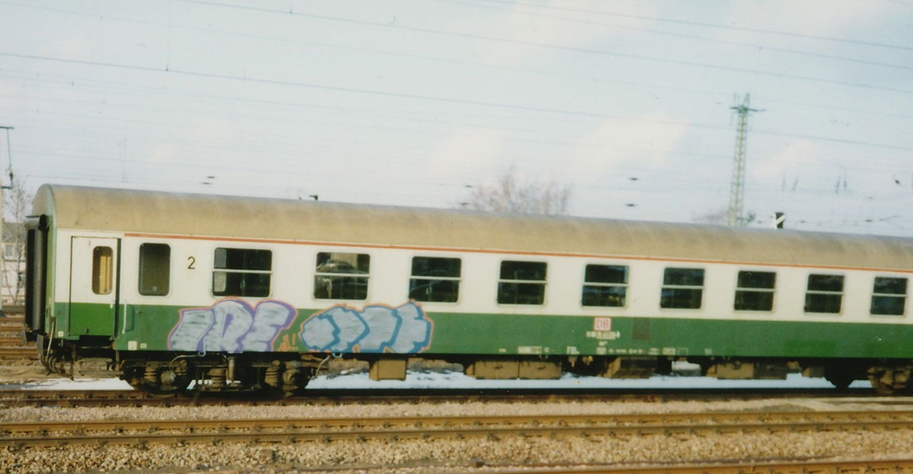 Graffiti Train - Photo by suburban - IRE, KOSK, ARTA (1996)