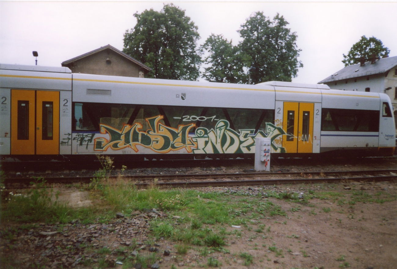 Graffiti Train - Photo by suburban - KOSK, SMBA, CAM (2001)