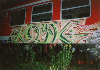 Graffiti Train - Photo by suburban - KOSK, KEZAR, ARTA (1999)