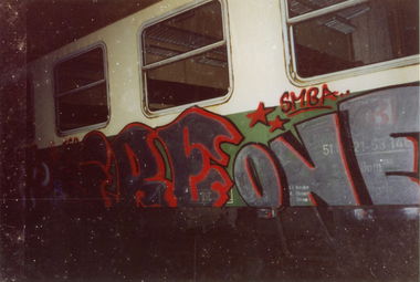 Graffiti Train - Photo by suburban - IRE, SMBA, 1995 (1995)