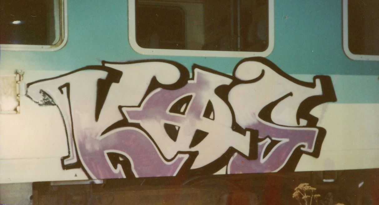 Graffiti Train - Photo by suburban - KOSK, SMBA, CAM (1995)