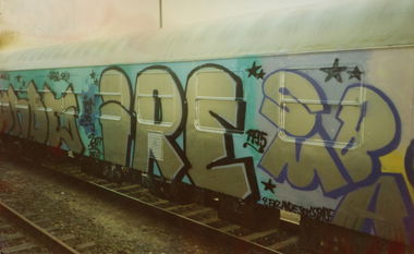Graffiti Train - Photo by suburban - ANDE, IRE, SPACE (1995)