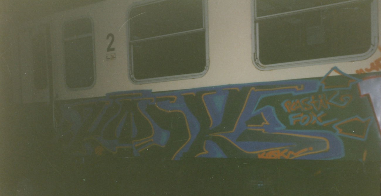 Graffiti Train - Photo by suburban - KOSK, SMBA, CAM (1996)