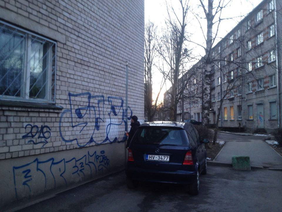 Graffiti Wall - Photo by suicide