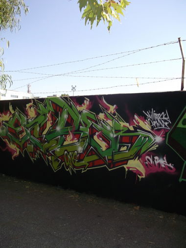 Graffiti Wall in Thessaloniki - Photo by suras_dscrime - suras, wizzy, dscrimes (2012)