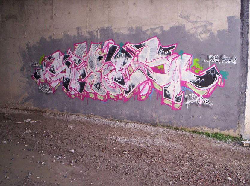 Graffiti Wall in Veroia - Photo by suras_dscrime - suras, dsc, dscrimes (2008)