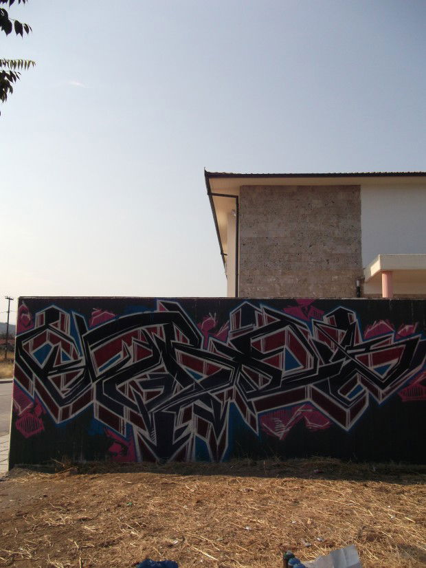 Graffiti Wall - Photo by suras_dscrime - suras, dsc, dscrime (2012)