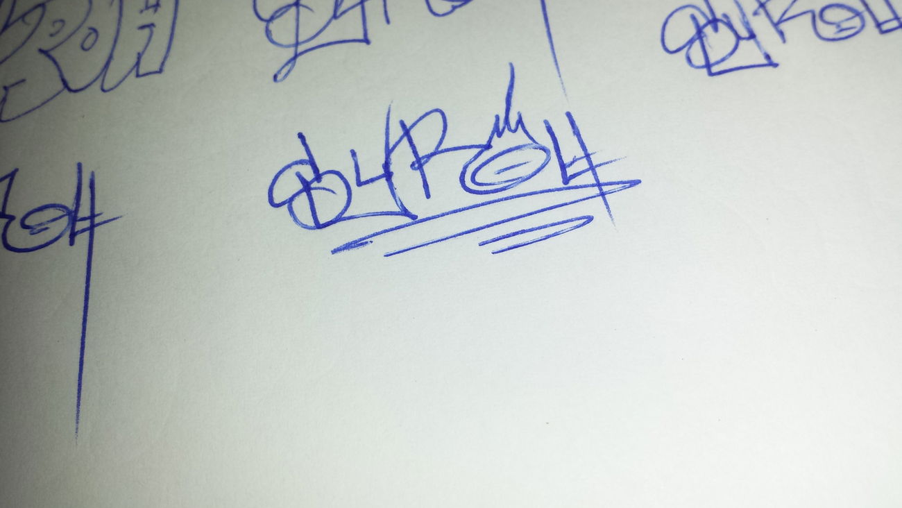 Graffiti Artwork - Photo by syroh - tag, pen, paper