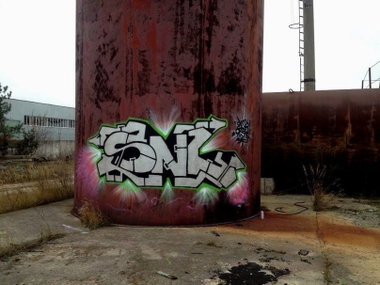 Graffiti Wall - Photo by t0ne