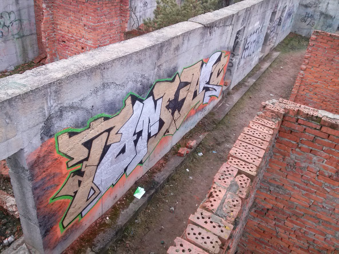 Graffiti Wall - Photo by t0ne