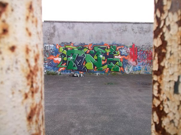 Graffiti Wall - Photo by t0ne