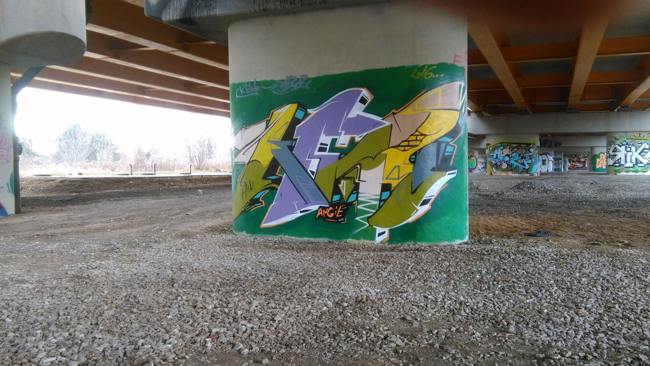 Graffiti Wall in Warsaw - Photo by tabor1 (2016)