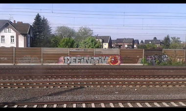 Graffiti Bombing - Photo by taggman143