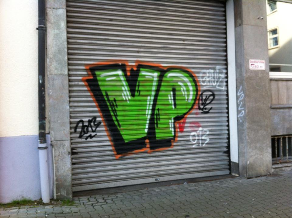 Graffiti Bombing - Photo by taggman143