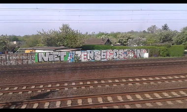 Graffiti Bombing - Photo by taggman143