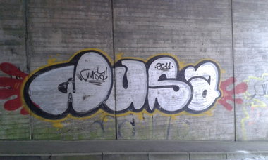 Graffiti Bombing - Photo by taggman143