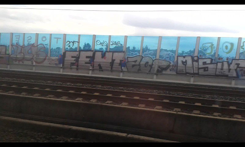 Graffiti Bombing - Photo by taggman143