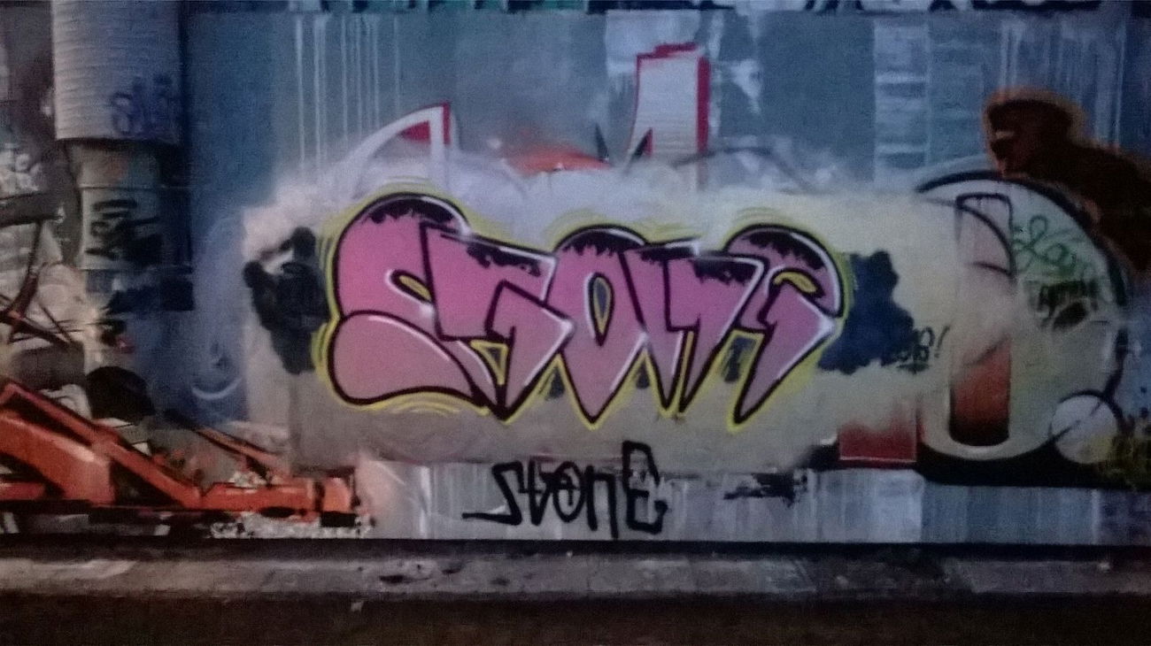 Graffiti Bombing - Photo by taggman143