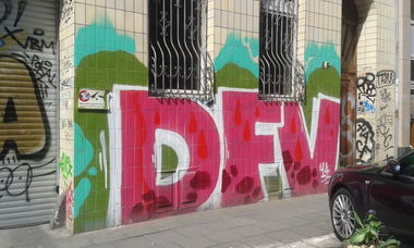 Graffiti Bombing - Photo by taggman143