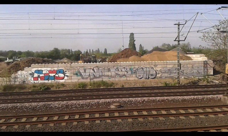 Graffiti Bombing - Photo by taggman143