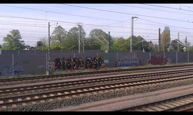 Graffiti Bombing - Photo by taggman143