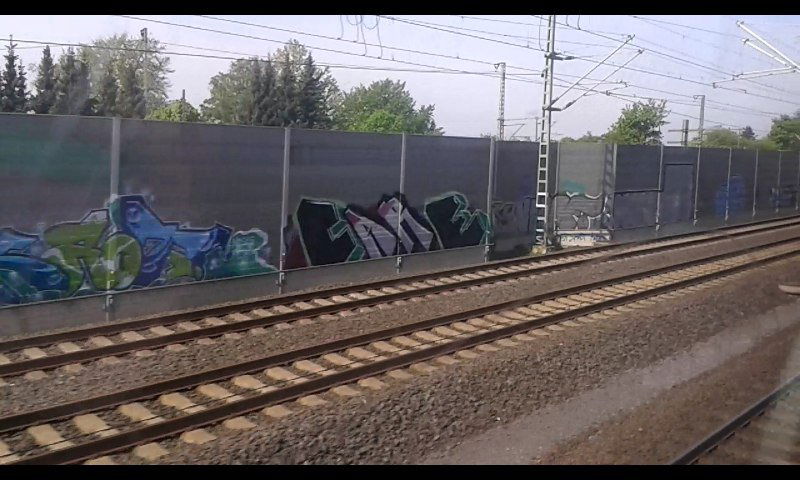 Graffiti Bombing - Photo by taggman143