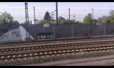 Graffiti Bombing - Photo by taggman143