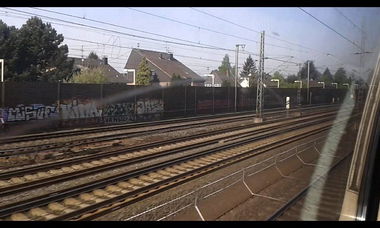 Graffiti Bombing - Photo by taggman143