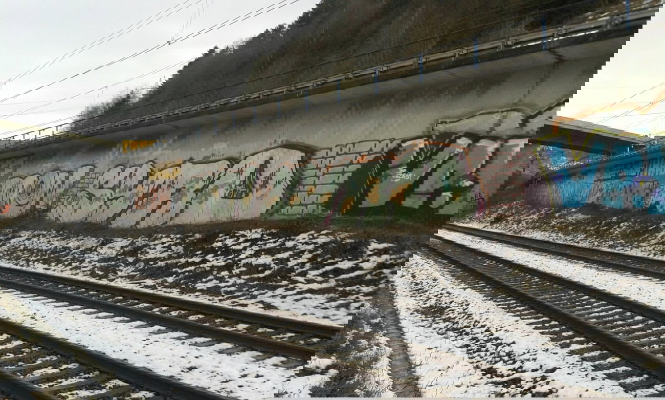 Graffiti Bombing - Photo by taggman143