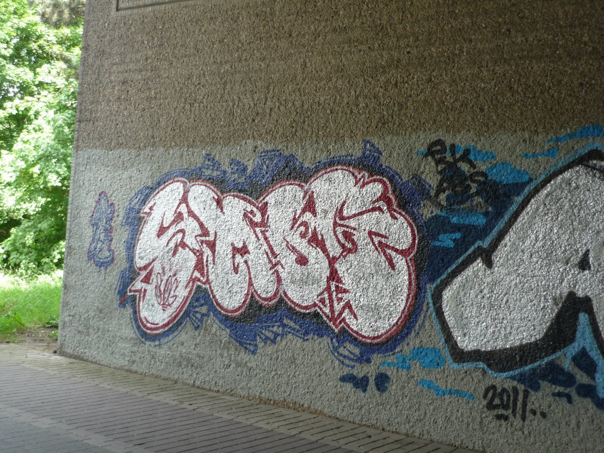 Graffiti Wall in Oldenburg - Photo by tampa911 - Smog