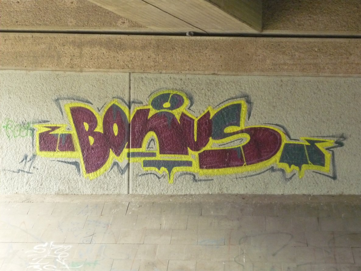 Graffiti Wall in Oldenburg - Photo by tampa911 - Bonus