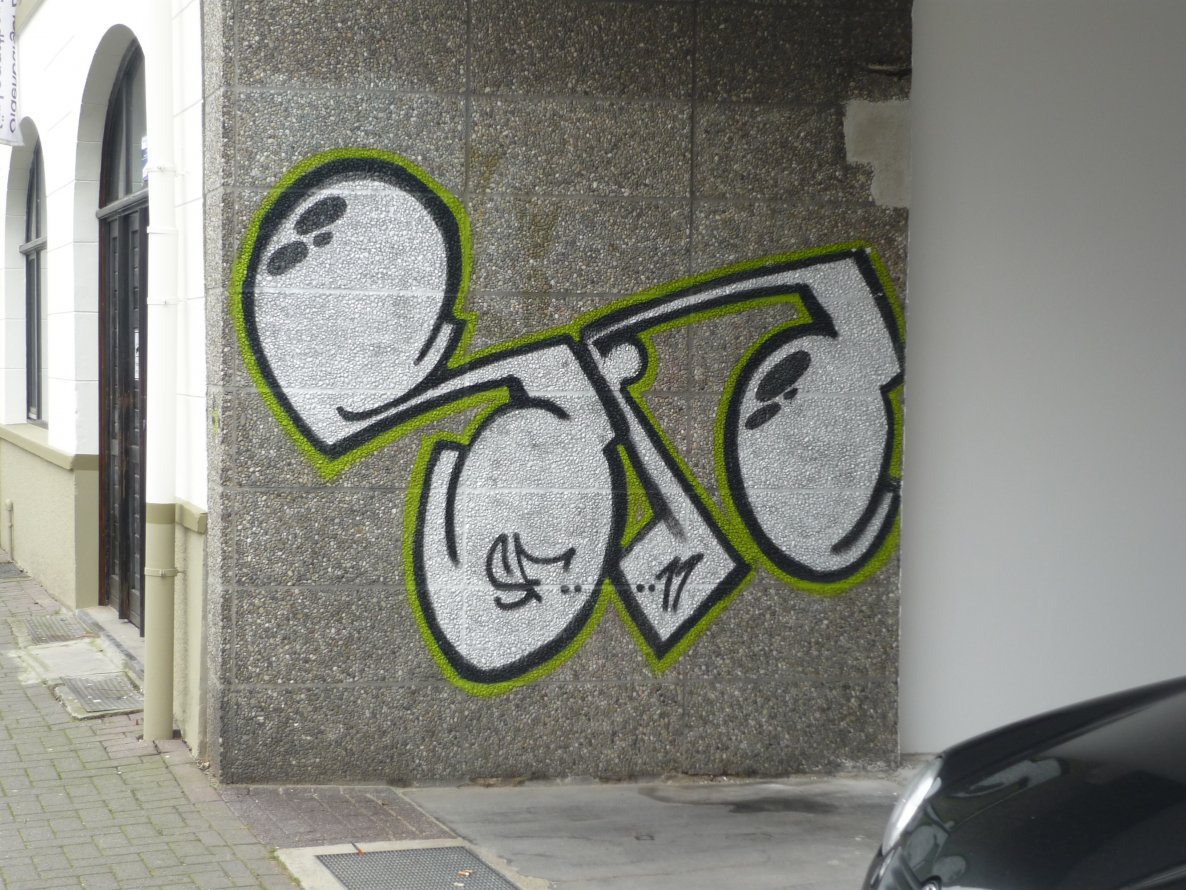 Graffiti Bombing in Oldenburg - Photo by tampa911 - SF