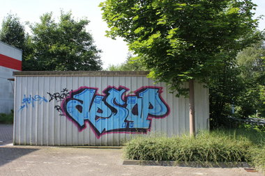 Graffiti Bombing in Oldenburg - Photo by tampa911 - Aesop