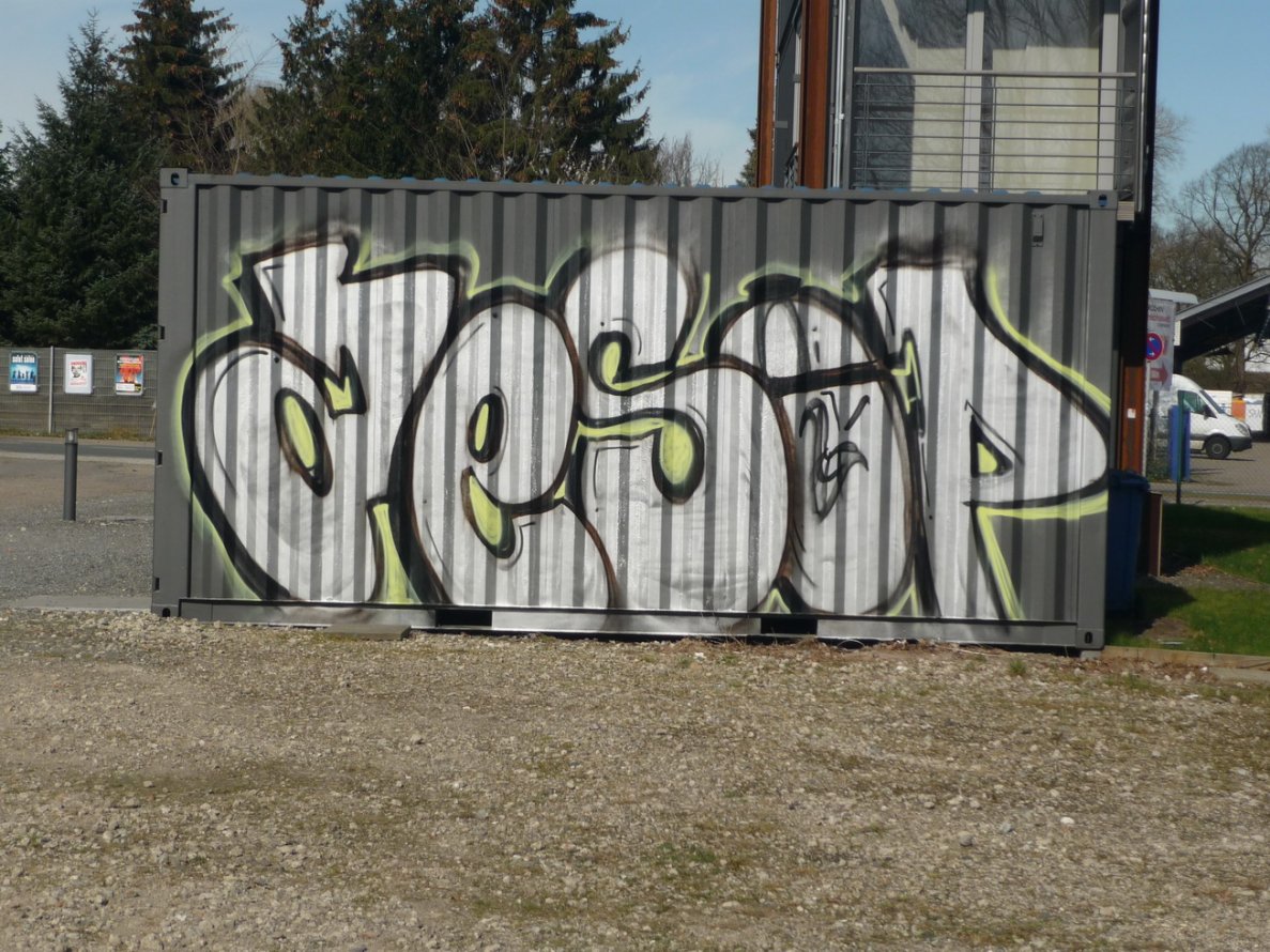Graffiti Bombing in Oldenburg - Photo by tampa911 - Aesop