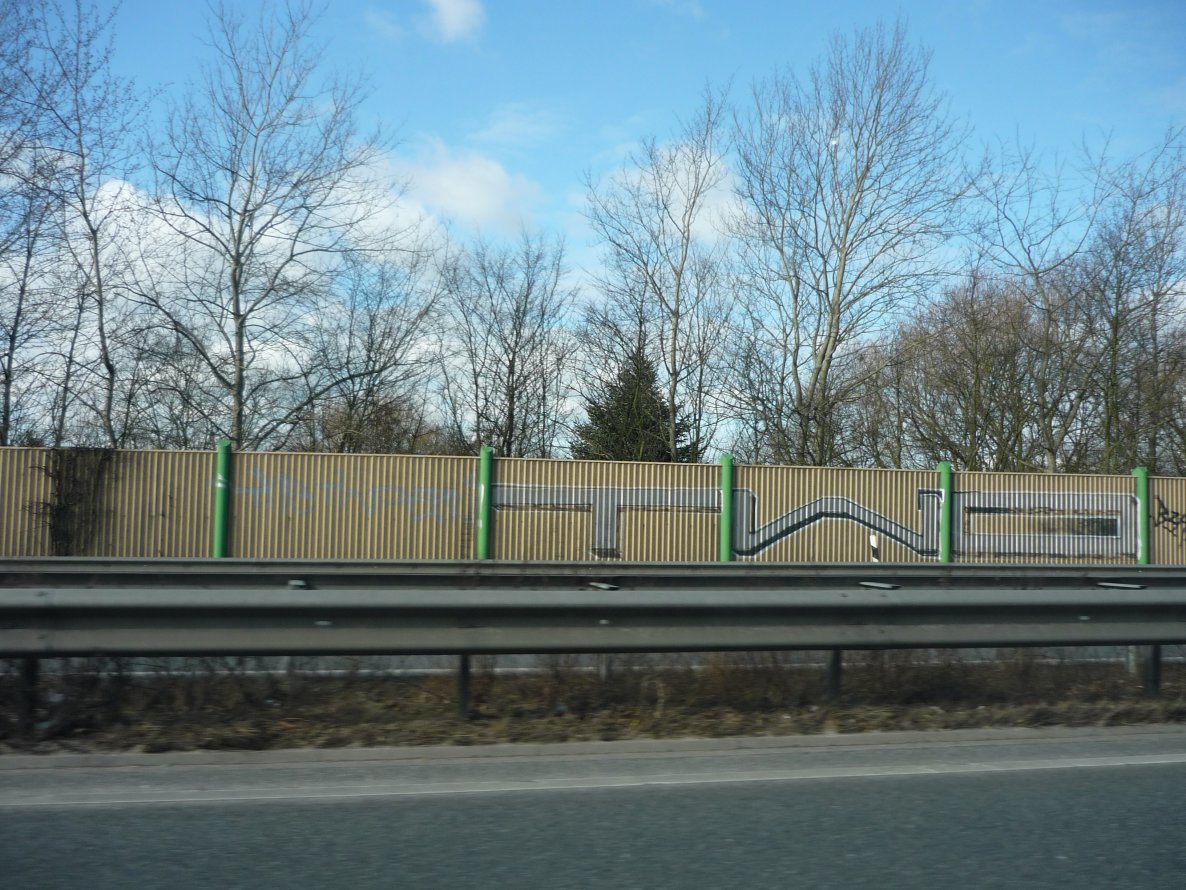 Graffiti Bombing in Oldenburg - Photo by tampa911 - Two