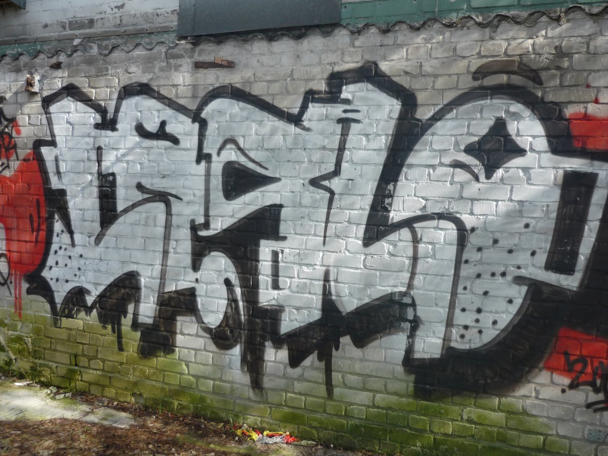 Graffiti Wall in Oldenburg - Photo by tampa911 - Laslo