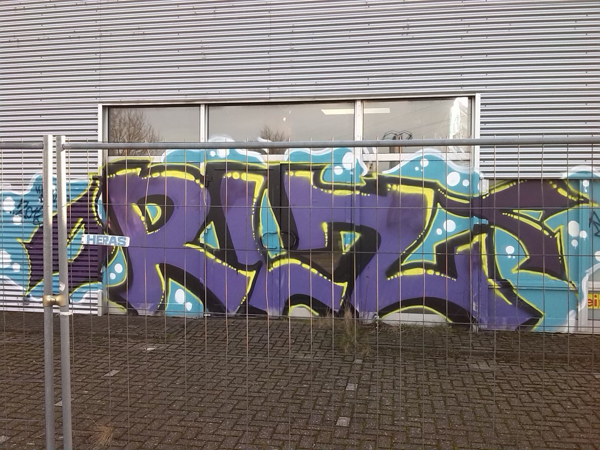Graffiti Wall in Oldenburg - Photo by tampa911 - rlz