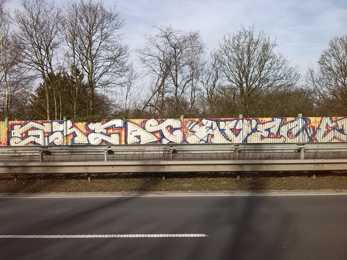 Graffiti Wall in Oldenburg - Photo by tampa911 - Great, Avec