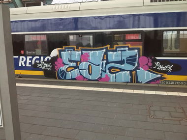 Graffiti Train in Oldenburg - Photo by tampa911 - Eaz