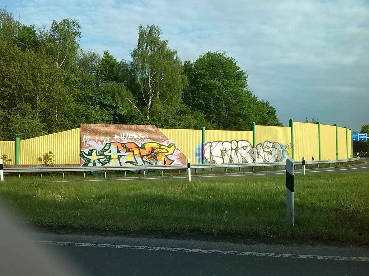 Graffiti Bombing in Oldenburg - Photo by tampa911 - Mirus, Riz