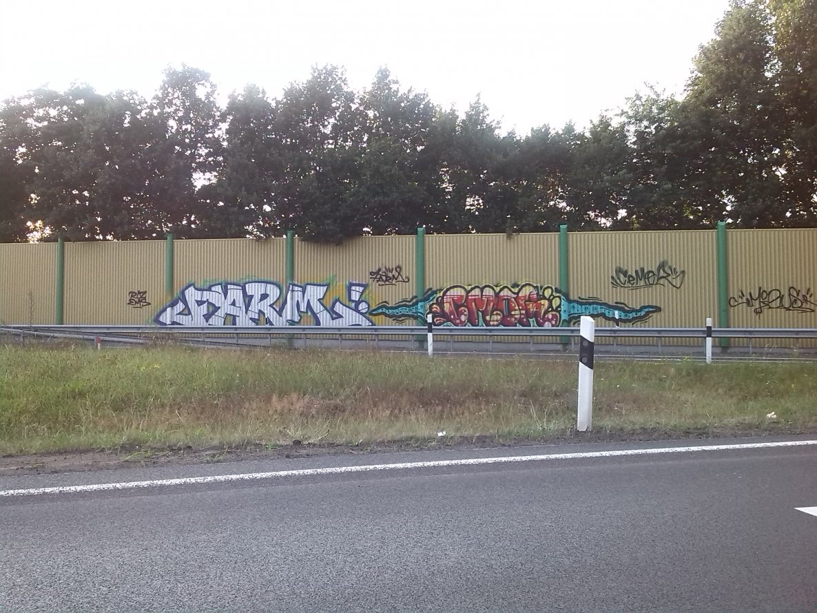 Graffiti Wall in Oldenburg - Photo by tampa911 - RLZ, Ems