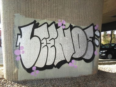 Graffiti Wall in Oldenburg - Photo by tampa911 - Leenoe (2015)