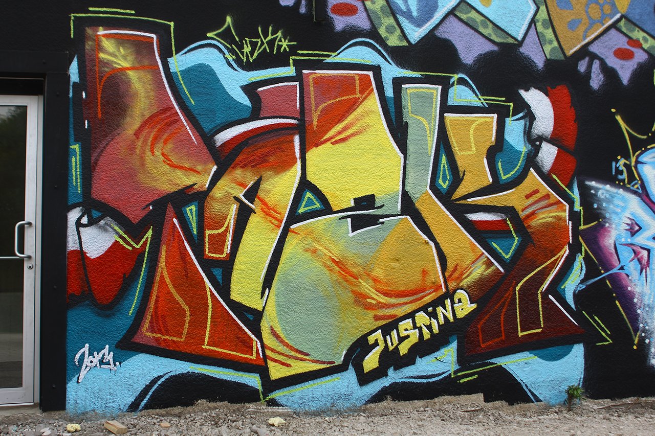Graffiti Wall - Photo by tazkforcealpha (2013)