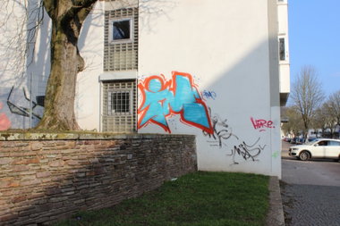 Graffiti Wall - Photo by teaka - imc