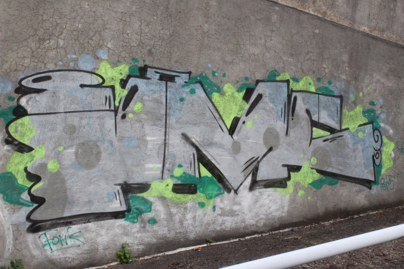 Graffiti Wall - Photo by teaka - imc