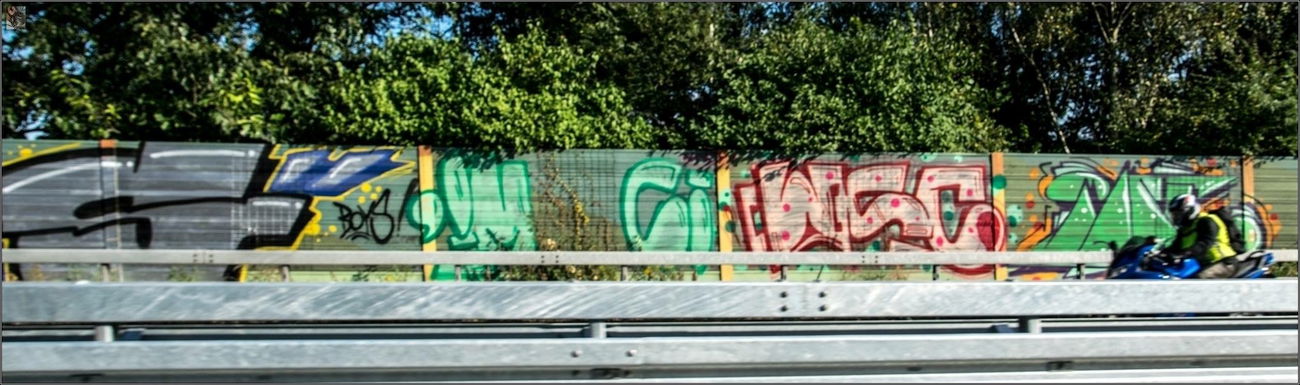 Graffiti Bombing - Photo by teaka - imc