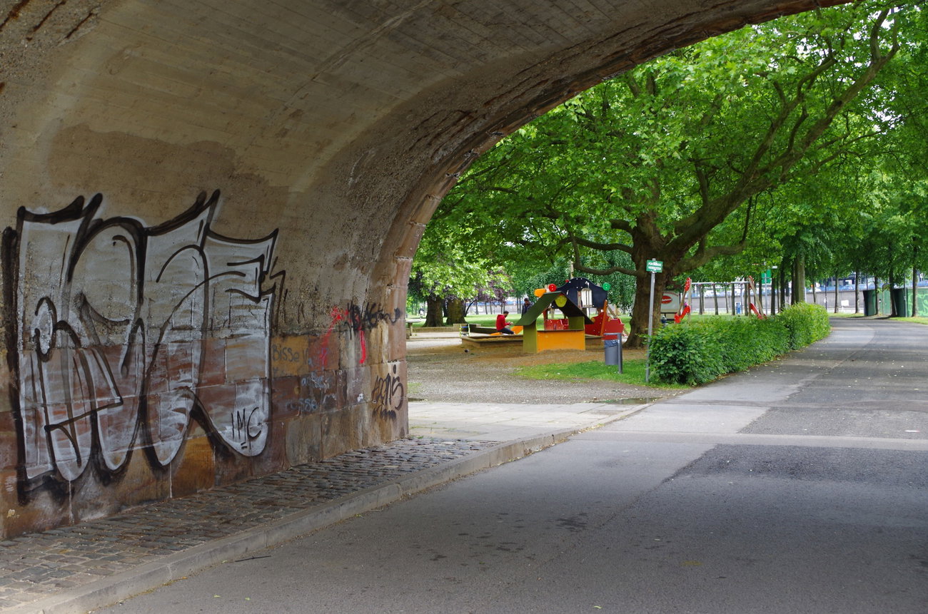 Graffiti Bombing - Photo by teaka - IMC