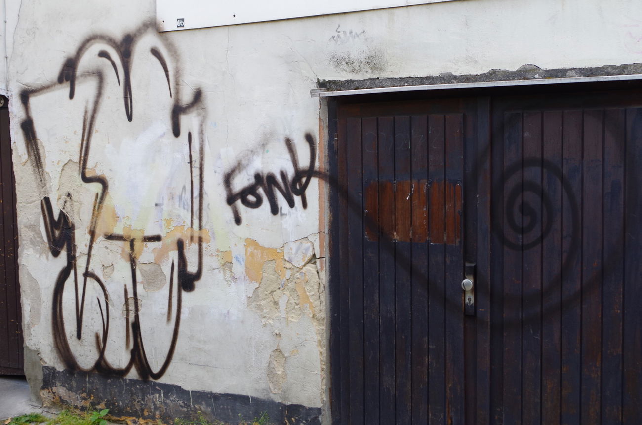 Graffiti Bombing - Photo by teaka - IMC