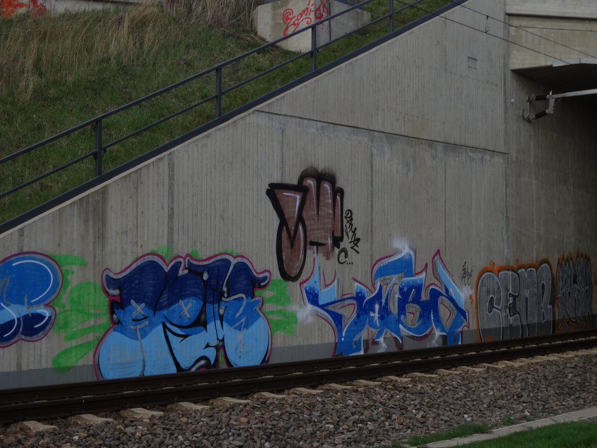 Graffiti Bombing - Photo by teaka - IM(c), Ramyt (2014)